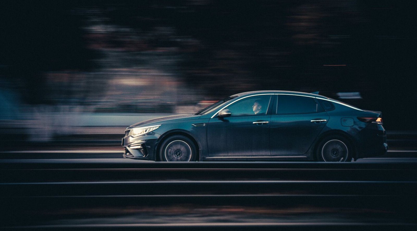 Car vibrates when accelerating: causes and solutions