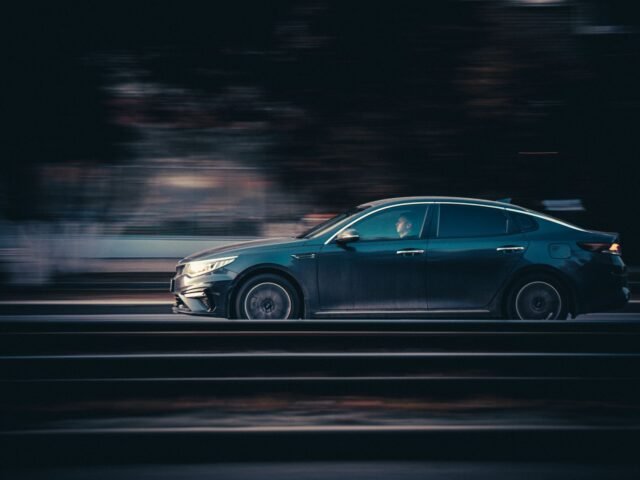 Car vibrates when accelerating: causes and solutions