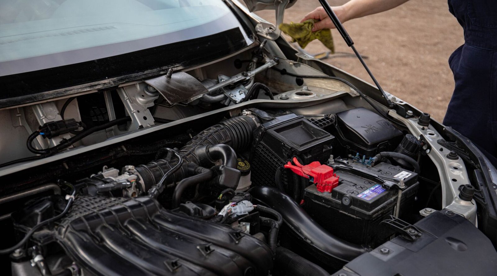 How to know when your car battery needs replacing