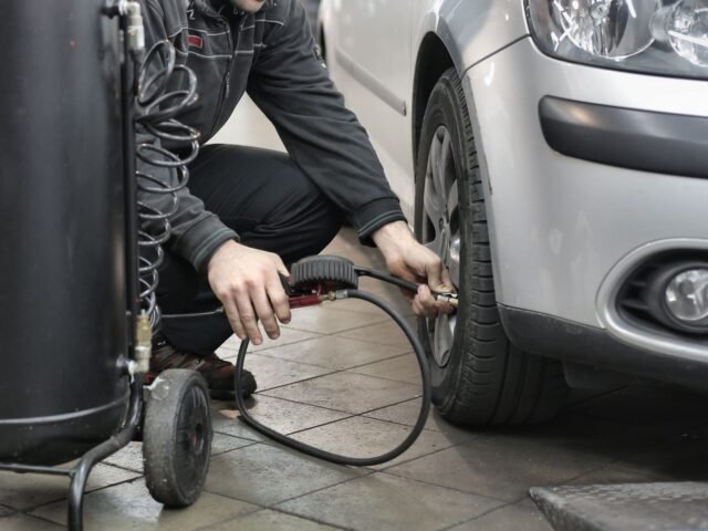 How to check and maintain tire pressure for safety