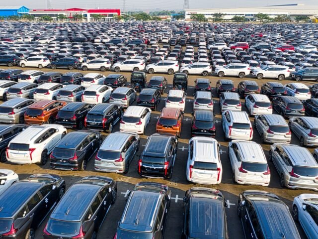 How car manufacturers test vehicles before they reach dealerships
