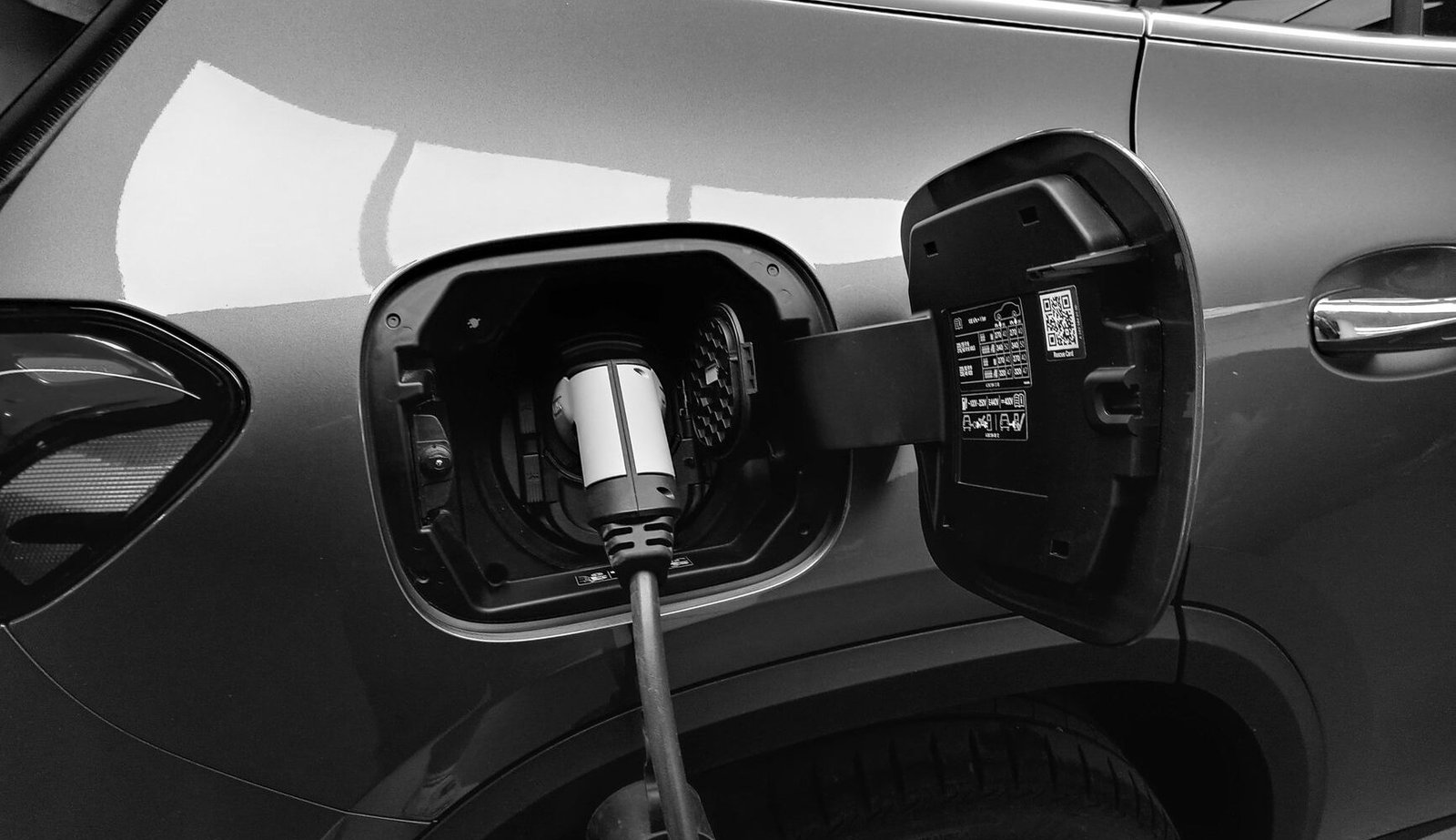 Plug-in hybrid vs. hybrid: key differences explained