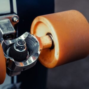Wheel bearing removal tool for effective maintenance